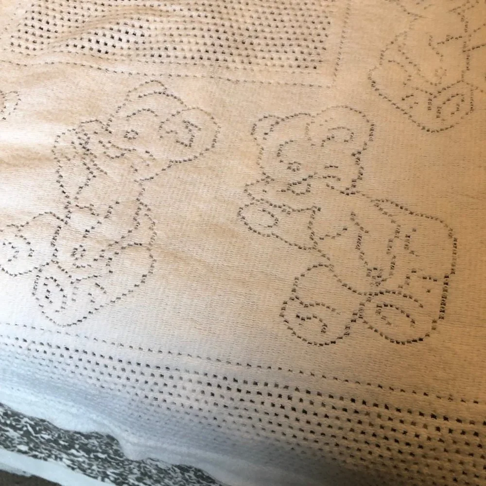 Four vintage 1980s baby blankets
